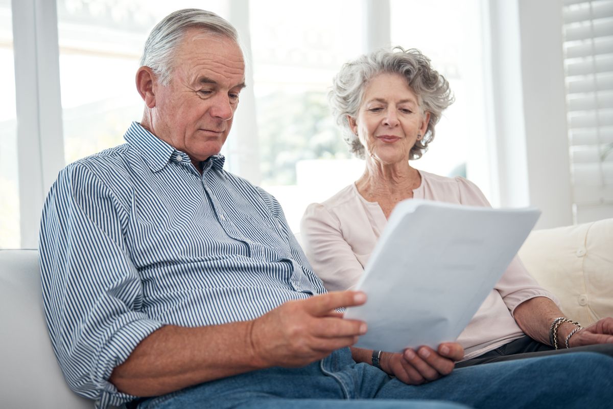 Medicare beneficiaries reviewing their ANOC for the Annual Election Period