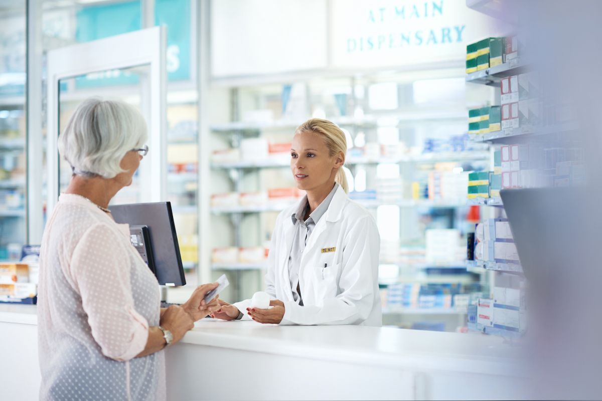 Medicare beneficiary saving money at the pharmacy by using Cost Plus Drugs